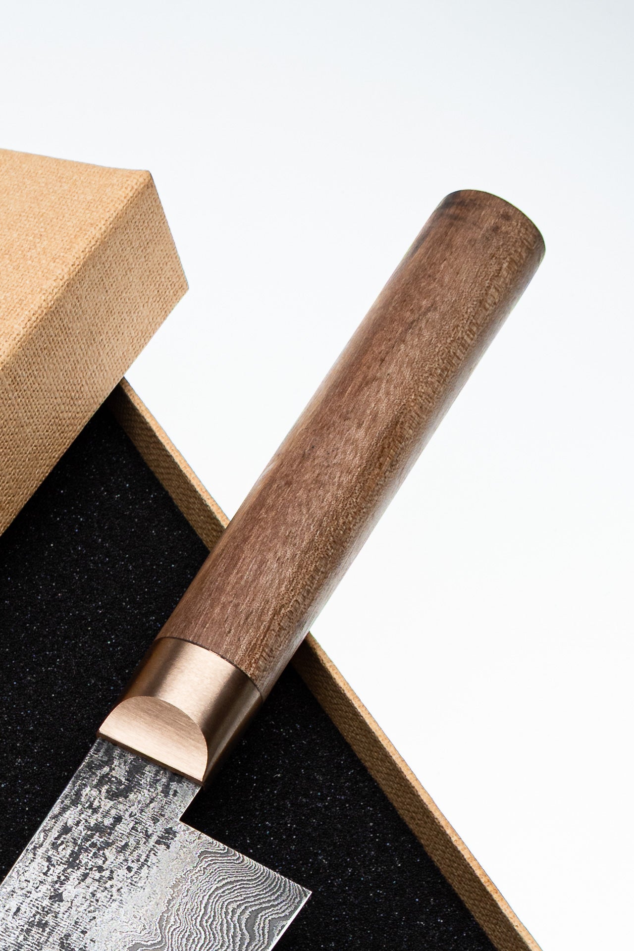 Damascus Santoku 500L Walnut