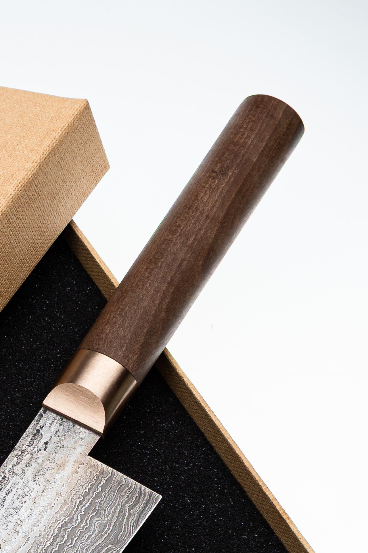 Damascus Santoku 500L Walnut